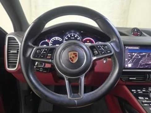 Used 2023 Porsche Cayenne Platinum Edition AWD/4WD image 6