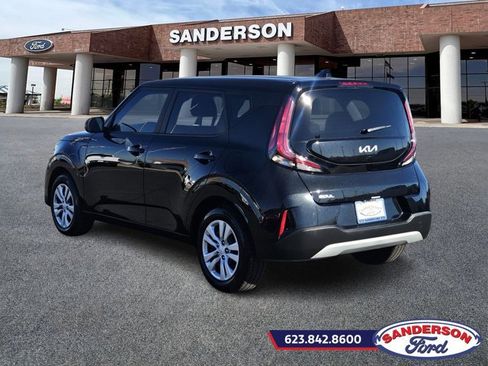 Used 2023 Kia Soul LX image 5