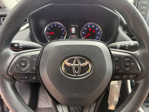 Certified 2021 Toyota RAV4 LE w/ Carpet Mat Package (TMS) AWD/4WD image 31