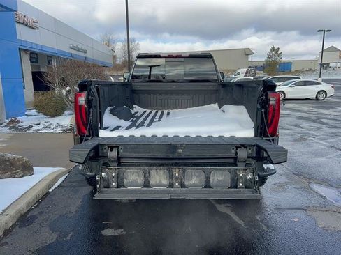 Used 2024 GMC Sierra 3500 Denali image 9