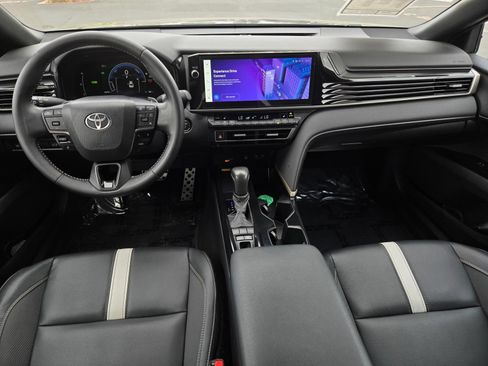 Used 2025 Toyota Camry SE w/ Multimedia Upgrade Package FWD image 13