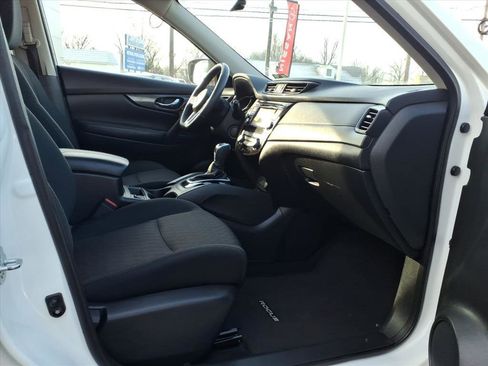 Used 2018 Nissan Rogue SV w/ Sun & Sound Touring Package AWD/4WD image 42