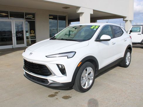 Used 2025 Buick Encore GX Preferred image 2