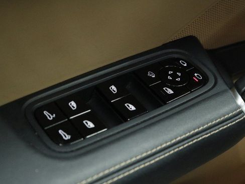 Used 2019 Porsche Cayenne S AWD/4WD image 21