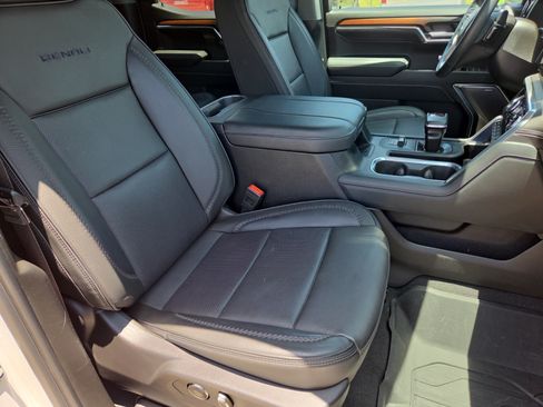Used 2024 GMC Sierra 1500 Denali w/ Denali Reserve Package AWD/4WD image 9
