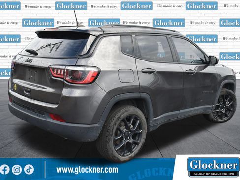 Used 2023 Jeep Compass Latitude w/ Sun and Sound Group AWD/4WD image 4