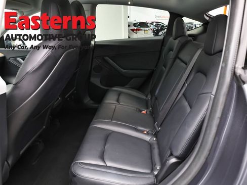 Used 2021 Tesla Model Y Long Range AWD/4WD image 16