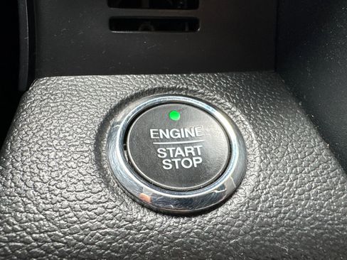 Used 2016 Ford F150 Platinum w/ Equipment Group 701A Luxury image 22