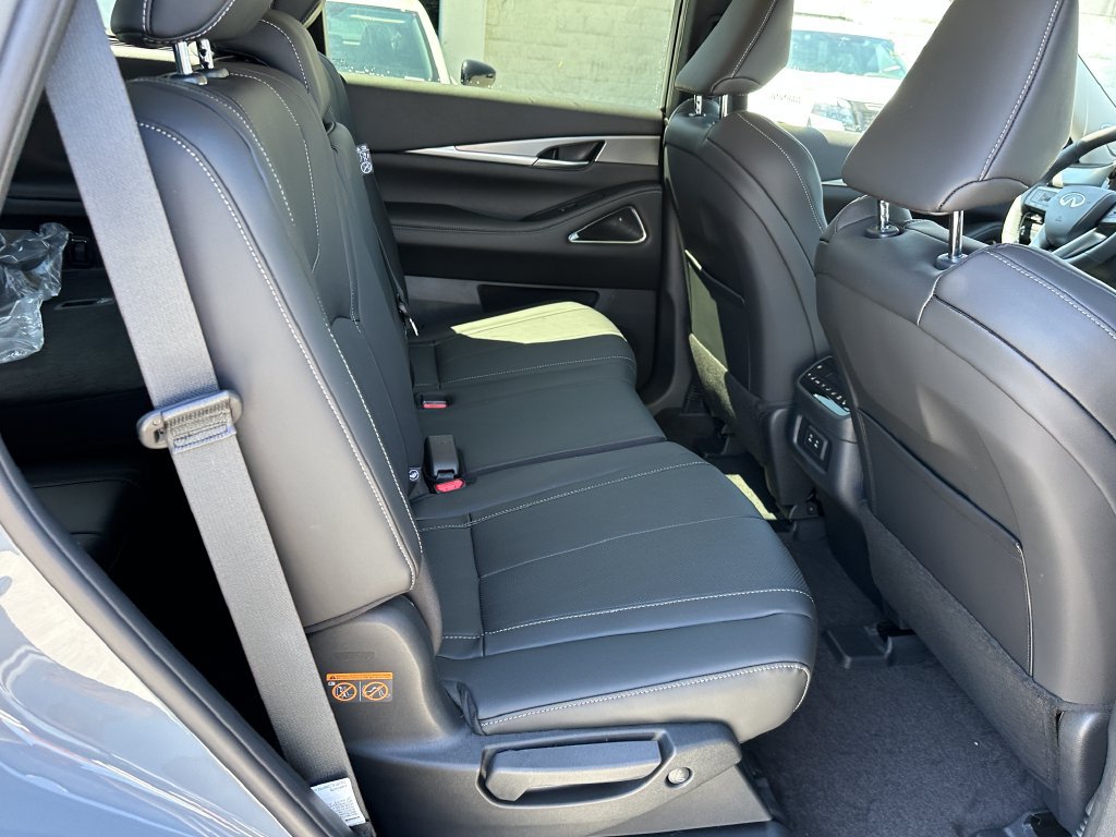 New 2027 INFINITI QX60 Luxe w/ Cargo Package FWD image 18