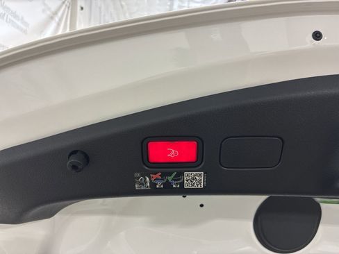 New 2026 Mercedes-Benz CLE 300 4MATIC Cabriolet image 6