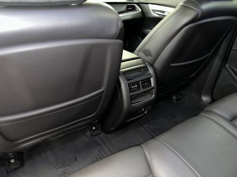 Used 2019 Cadillac XT5 Luxury image 22
