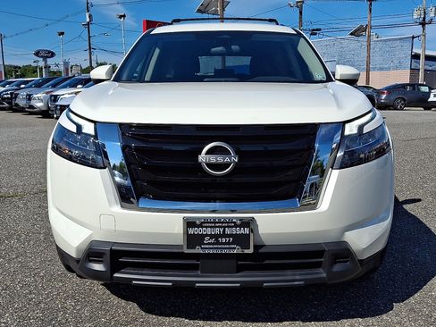 Certified 2023 Nissan Pathfinder SV AWD/4WD image 2