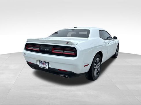 Used 2019 Dodge Challenger SXT image 5