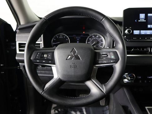 Used 2024 Mitsubishi Outlander SE image 41