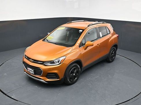Used 2017 Chevrolet Trax LT FWD image 32