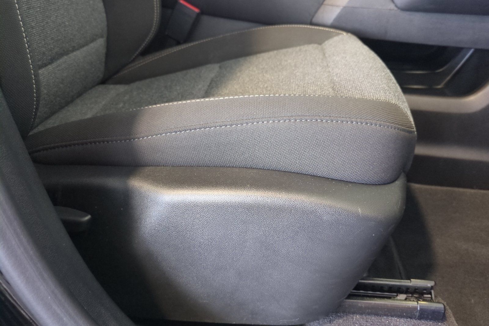 Used 2025 GMC Terrain Elevation AWD/4WD image 22