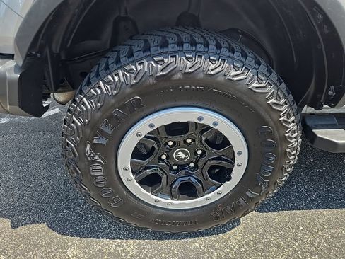 Used 2023 Ford Bronco Badlands w/ Sasquatch Package AWD/4WD image 19