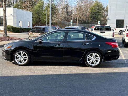 Used 2016 Nissan Altima 3.5 SL w/ 3.5 Technology Package image 4