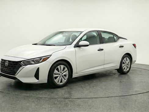 Used 2025 Nissan Sentra S FWD image 3