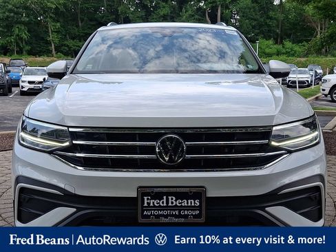 Certified 2023 Volkswagen Tiguan SE w/ Panoramic Sunroof Package AWD/4WD image 2