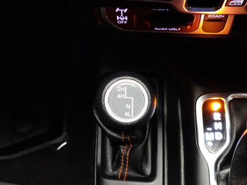 Used 2023 Jeep Gladiator Mojave image 32