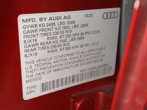 Certified 2025 Audi Q5 Premium w/ 19" Wheel Package AWD/4WD image 27