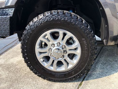 Used 2017 RAM 2500 Laramie AWD/4WD image 3