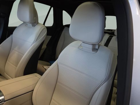 Used 2026 Mercedes-Benz GLC 300 image 25