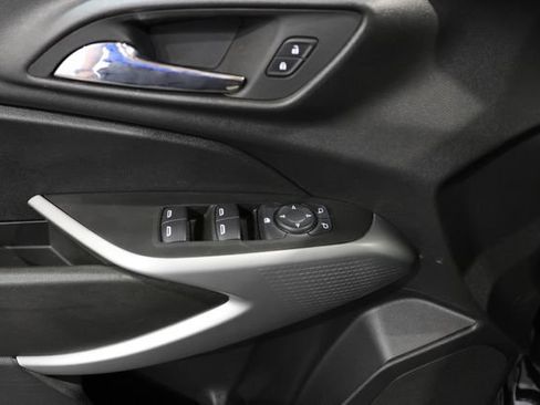 Certified 2024 Chevrolet Trax RS FWD image 15