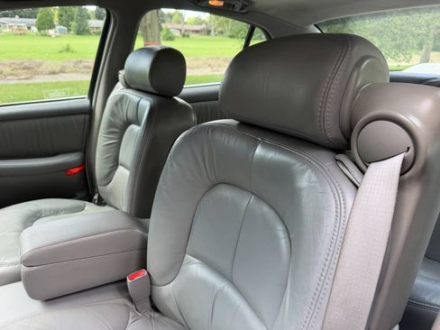 Used 1999 Buick Park Avenue w/ Gran Touring Pkg FWD image 11