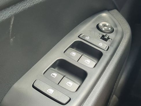 New 2026 Hyundai Venue SE FWD image 19