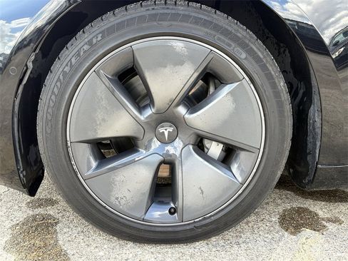 Used 2022 Tesla Model 3 Long Range image 9