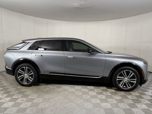 Used 2024 Cadillac Lyriq Luxury RWD image 10