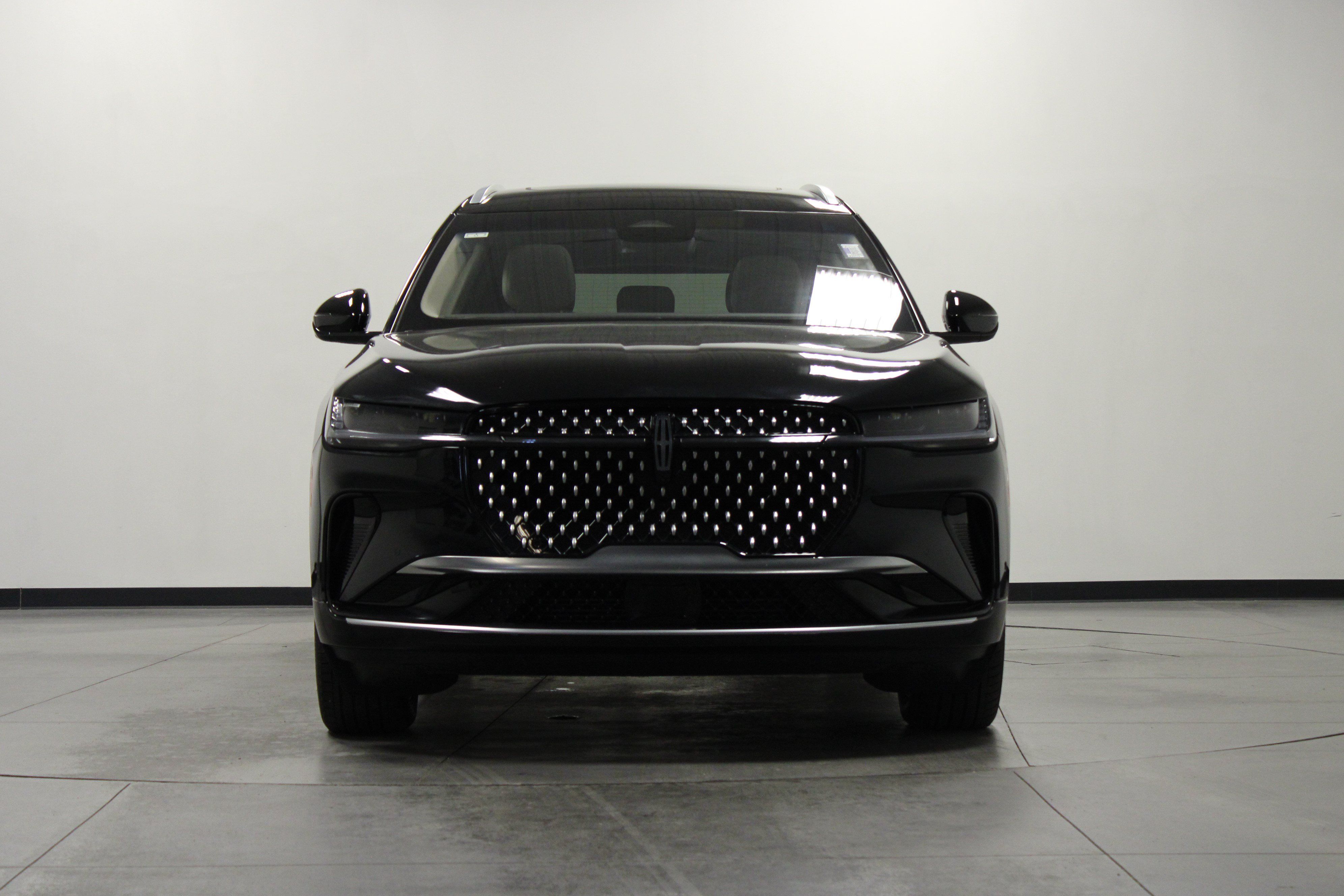 Used 2024 Lincoln Nautilus Reserve w/ Equipment Group 202A AWD/4WD image 9