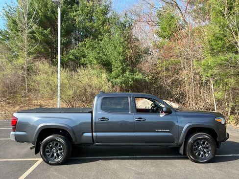 Used 2023 Toyota Tacoma SR5 AWD/4WD image 6