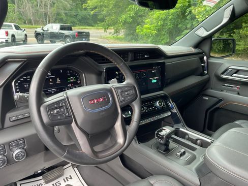 Used 2025 GMC Sierra 1500 AT4 w/ AT4 Premium Package AWD/4WD image 31