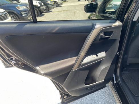 Used 2015 Toyota RAV4 LE AWD/4WD image 21