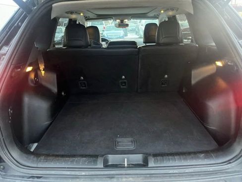 Used 2019 Jeep Cherokee Trailhawk w/ Comfort/Convenience Group image 17