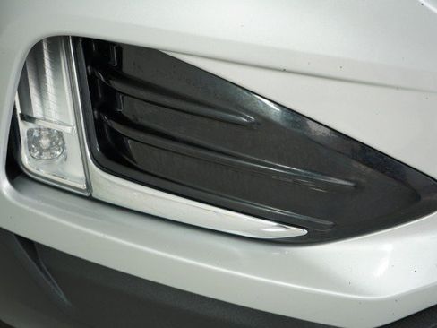 Used 2019 Ford Edge Titanium FWD image 56