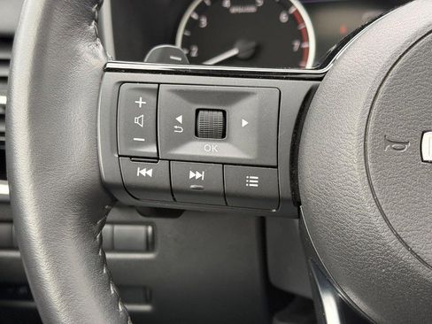 Used 2023 Nissan Rogue SL image 18