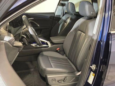 Used 2025 Audi Q5 Premium w/ Convenience Package image 7