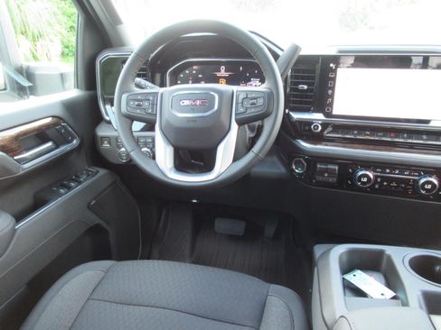 New 2026 GMC Sierra 2500 SLE w/ SLE Value Package; AWD/4WD image 16