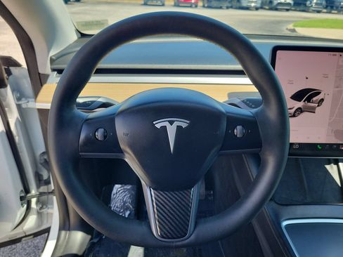 Used 2022 Tesla Model Y Long Range AWD/4WD image 18