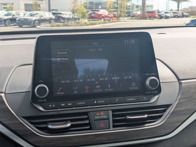 Used 2025 Nissan Altima 2.5 SV FWD image 16