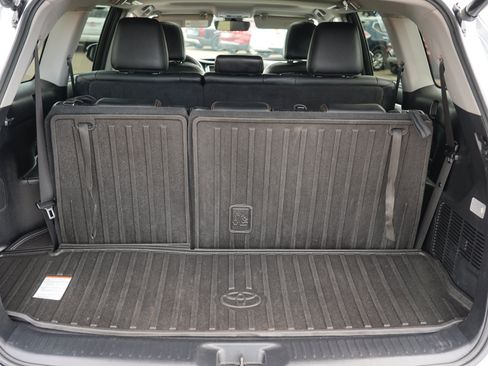 Used 2017 Toyota Highlander XLE AWD/4WD image 26