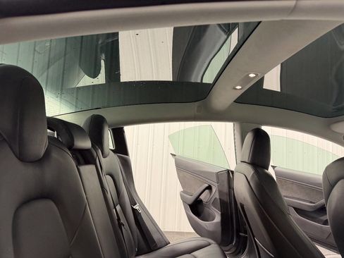 Used 2020 Tesla Model 3 Performance image 15