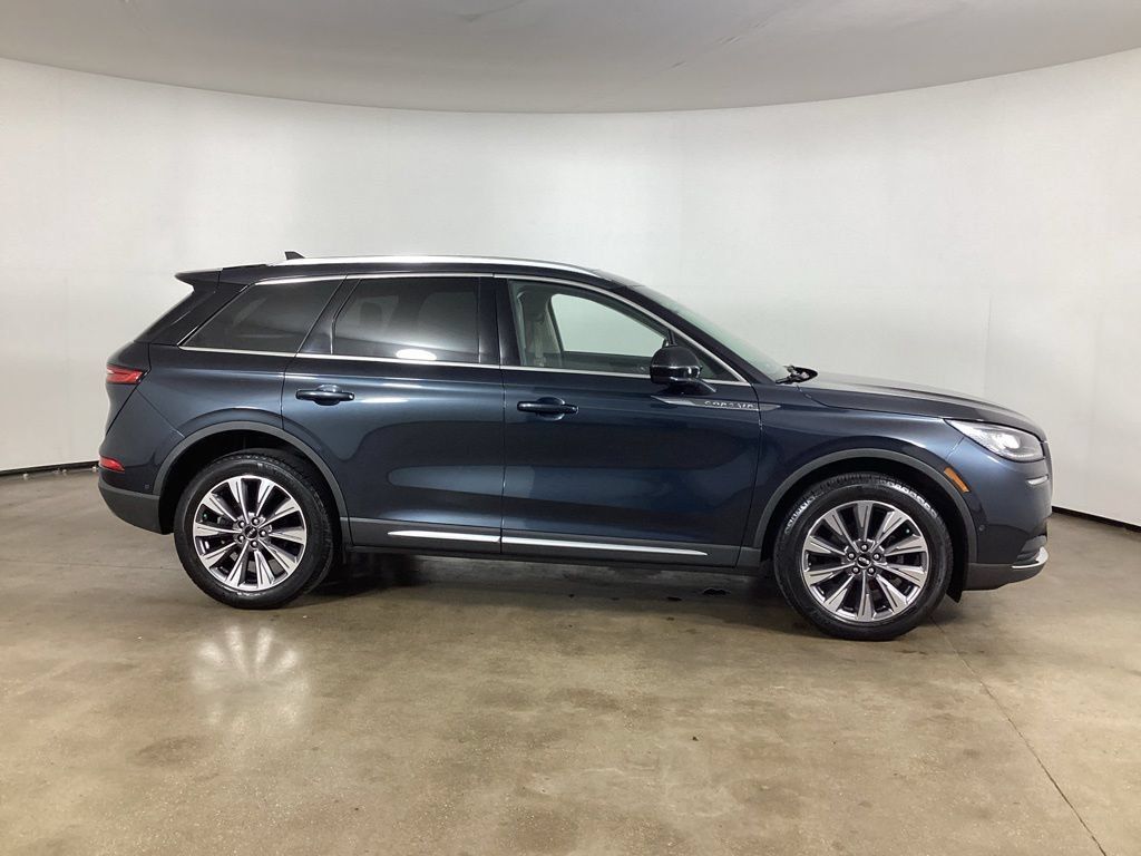 Used 2022 Lincoln Corsair Reserve w/ Equipment Group 201A AWD/4WD image 4