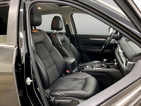 Used 2017 MAZDA CX-5 Touring w/ Preferred Equipment Package FWD image 9