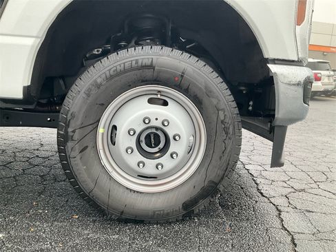 New 2026 Ford F350 XL w/ XL Chrome Package image 10