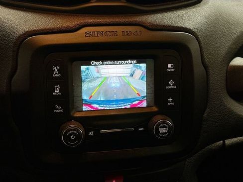 Used 2017 Jeep Renegade Latitude image 14